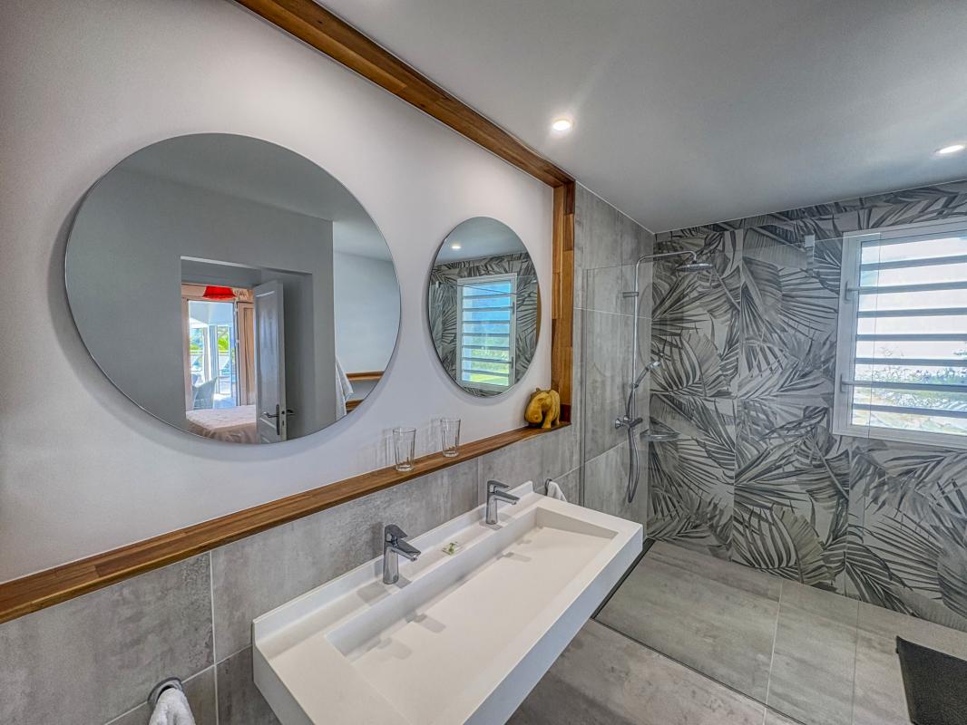 26.Location villa piscine Sainte Anne Guadeloupe_Suite vue Mer